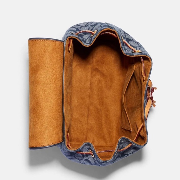 Coach Kleo Backpack in Signature Chambray - Picture 4 of 5